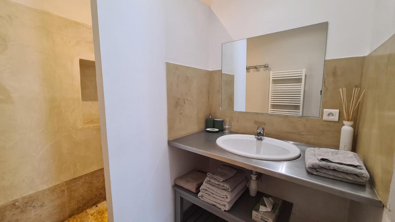Apartamento Cocon Du Papillon A Lourmarin Exterior foto